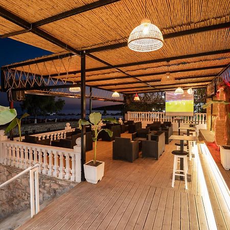 Hotel Kompleks Joni Sarandë Buitenkant foto