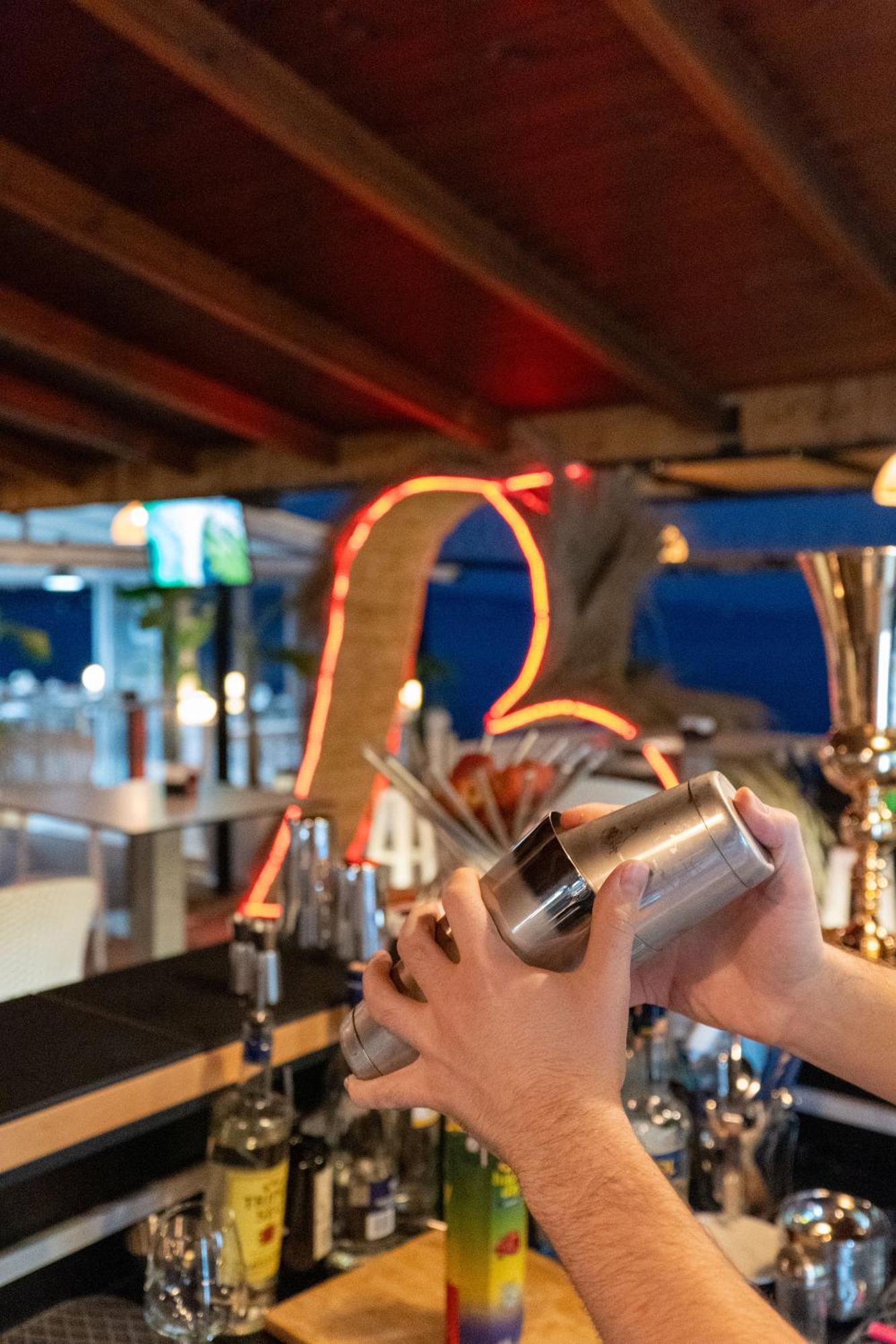 Hotel Kompleks Joni Sarandë Buitenkant foto