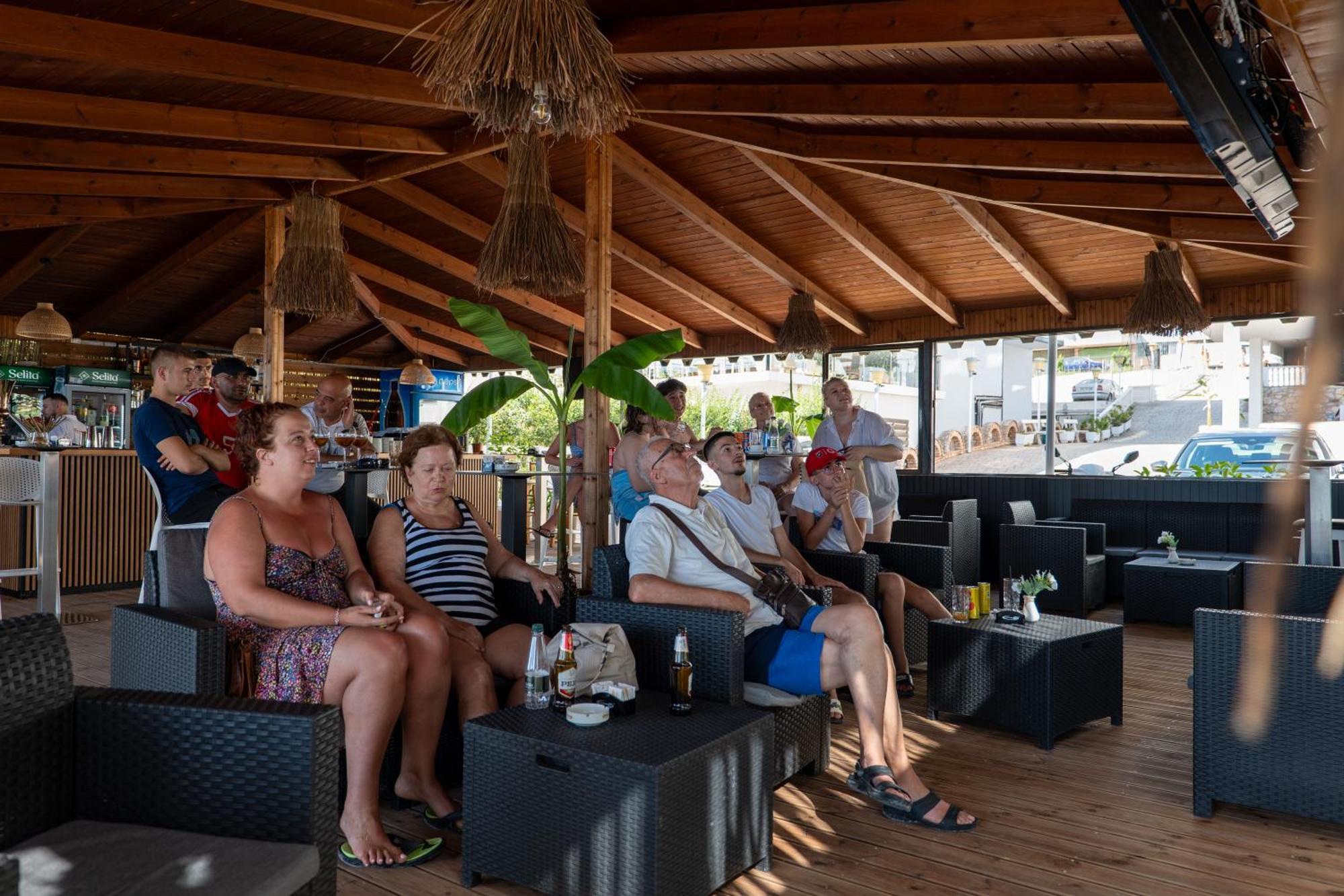 Hotel Kompleks Joni Sarandë Buitenkant foto