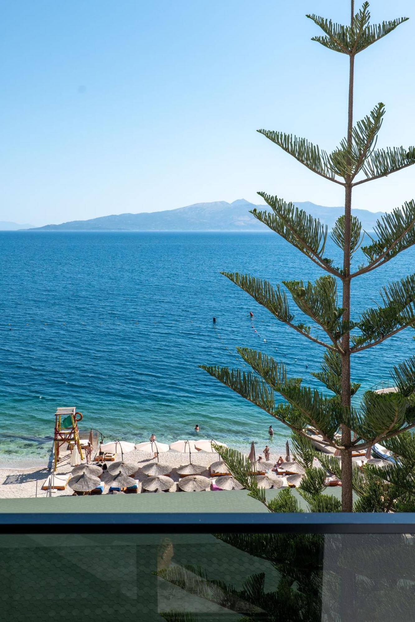 Hotel Kompleks Joni Sarandë Buitenkant foto