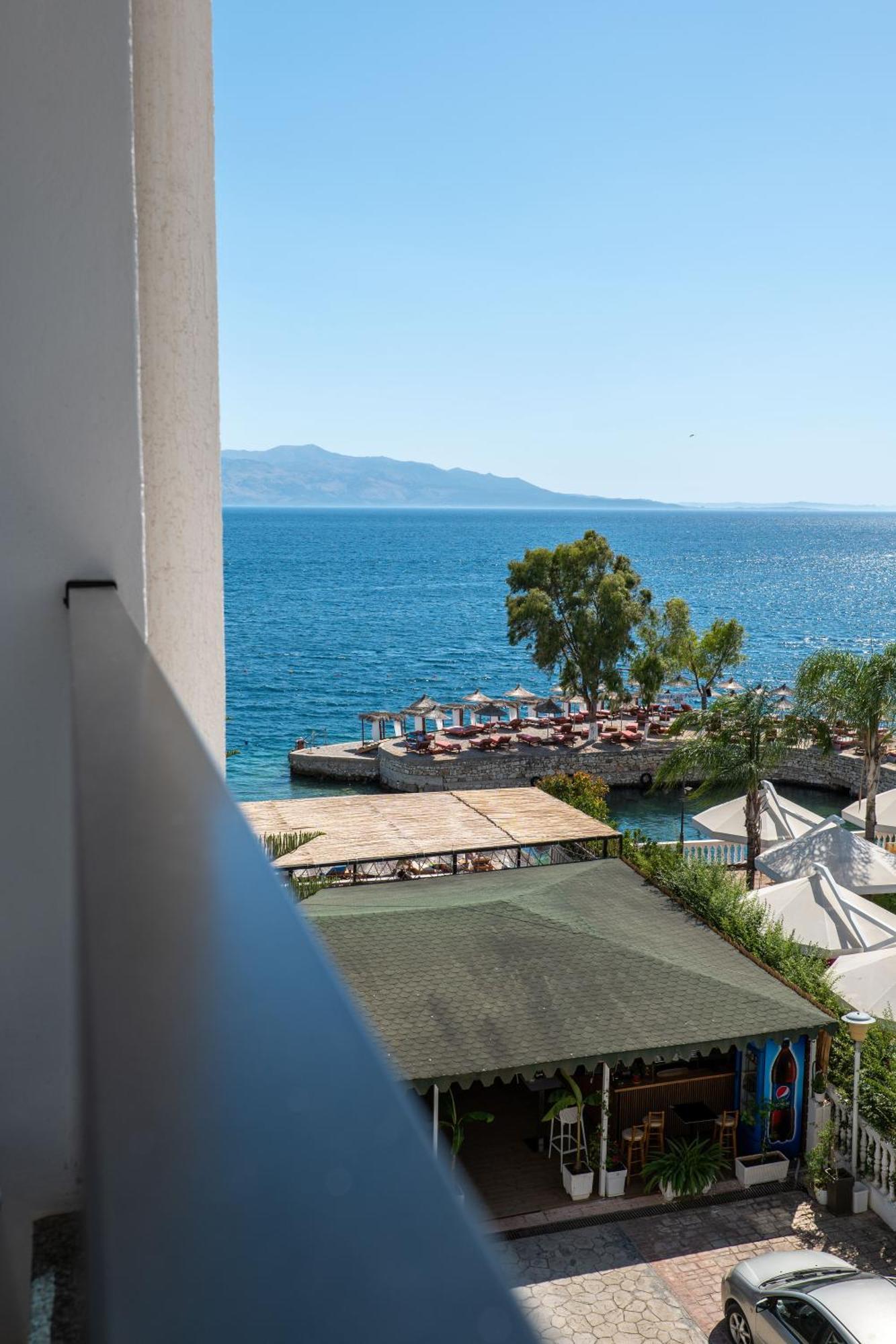 Hotel Kompleks Joni Sarandë Buitenkant foto