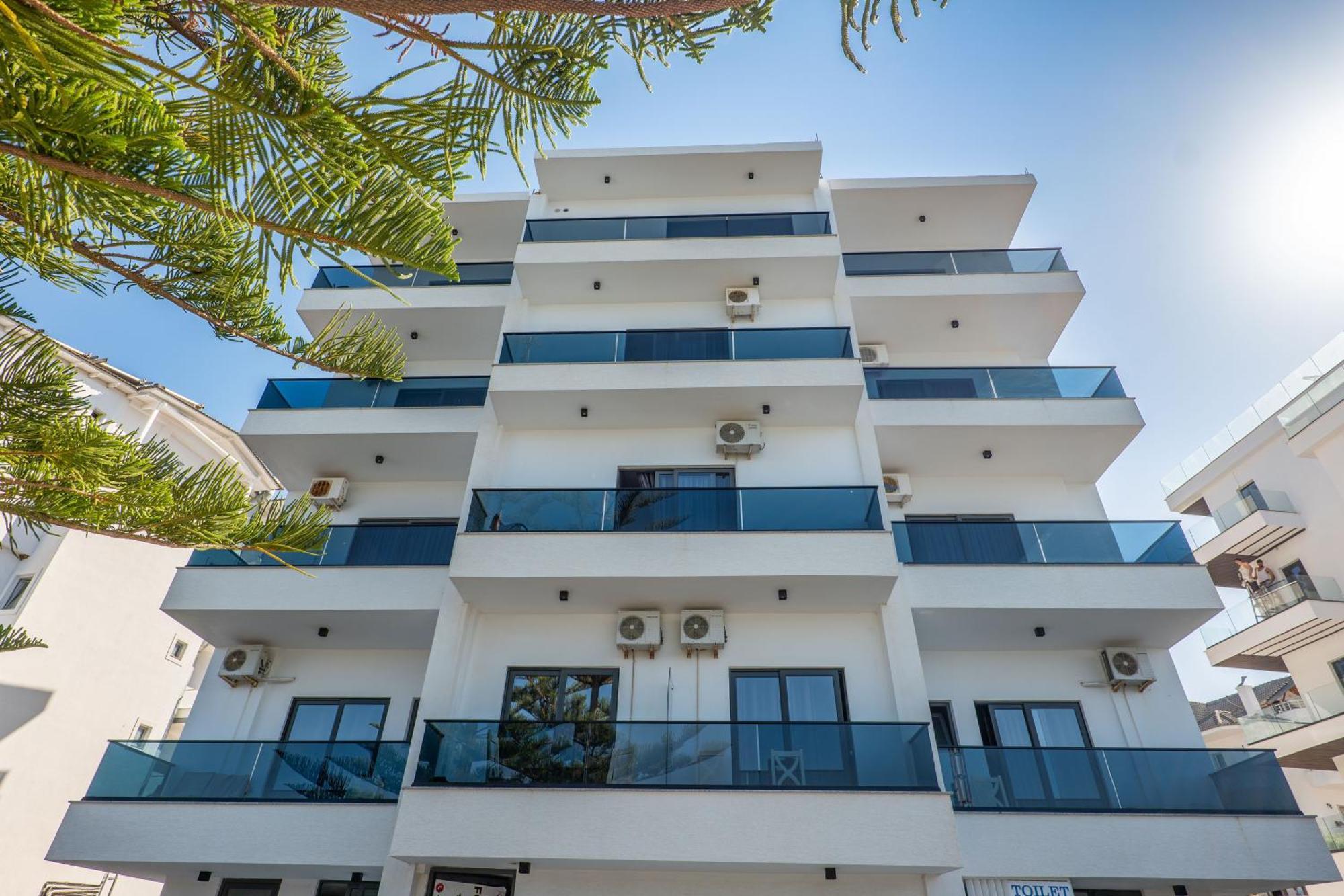 Hotel Kompleks Joni Sarandë Buitenkant foto