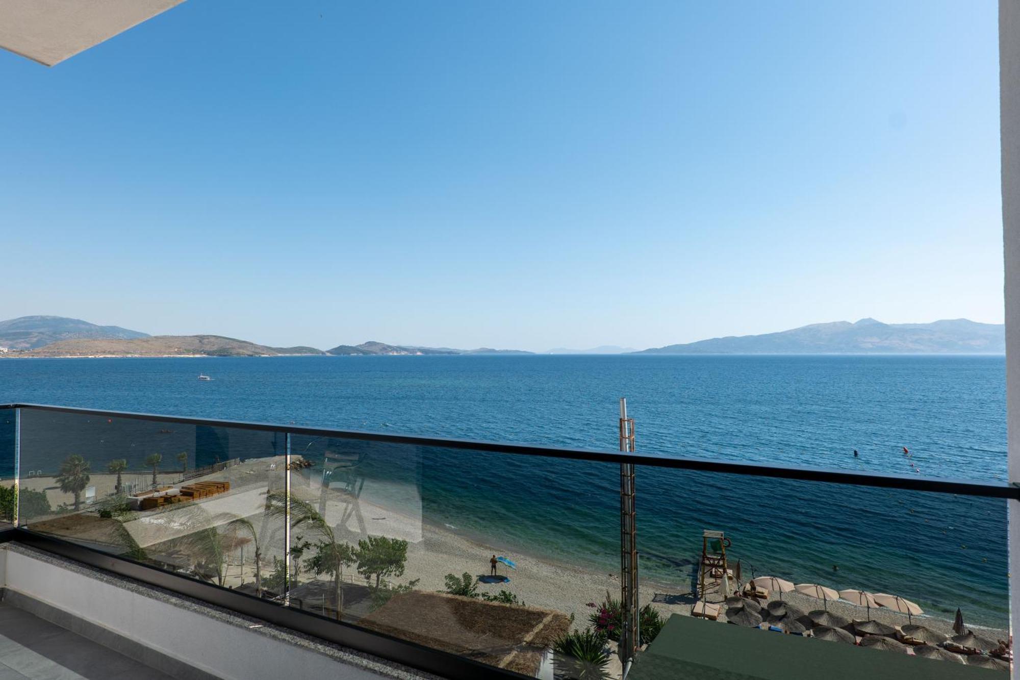 Hotel Kompleks Joni Sarandë Buitenkant foto