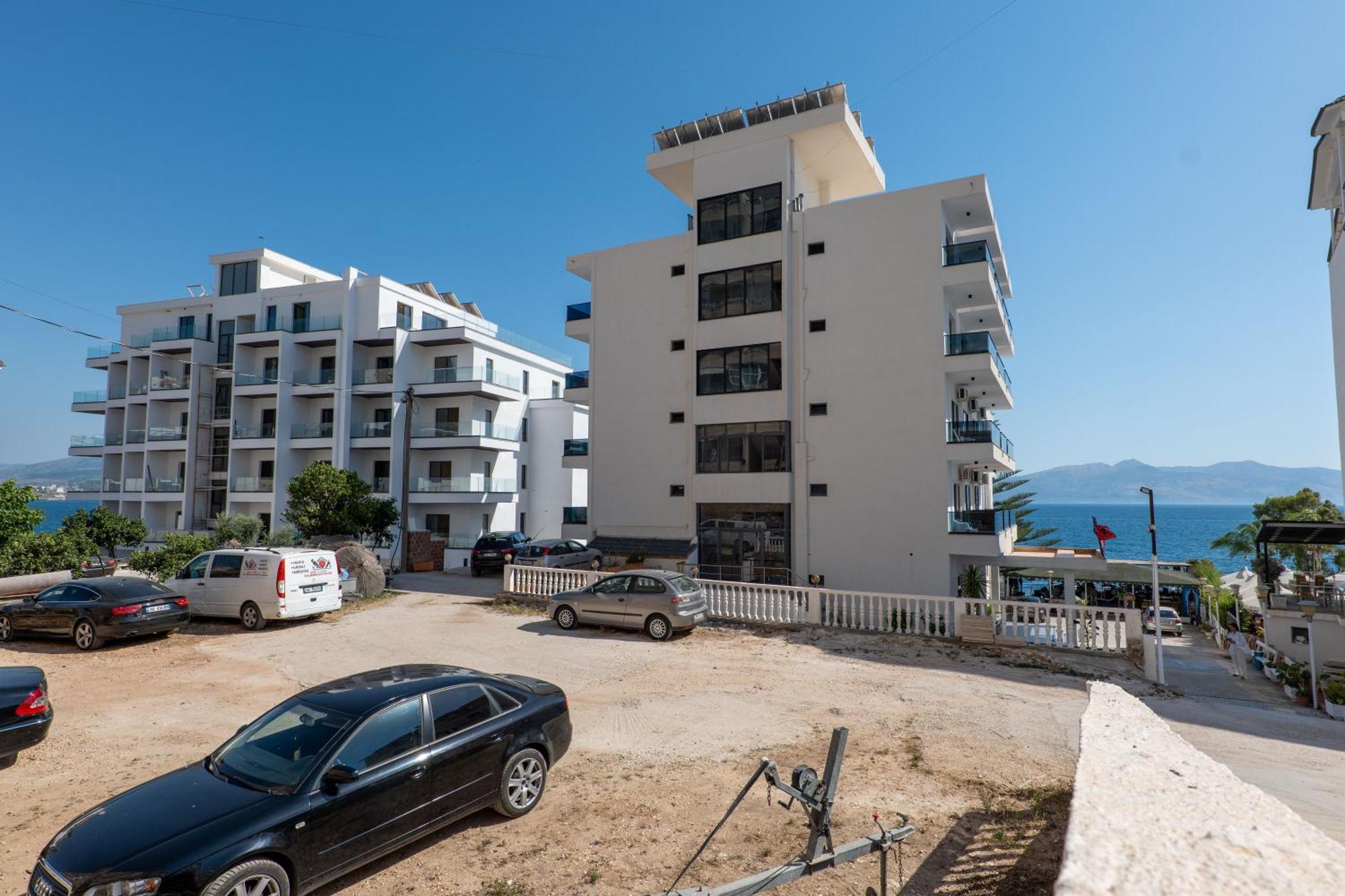 Hotel Kompleks Joni Sarandë Buitenkant foto