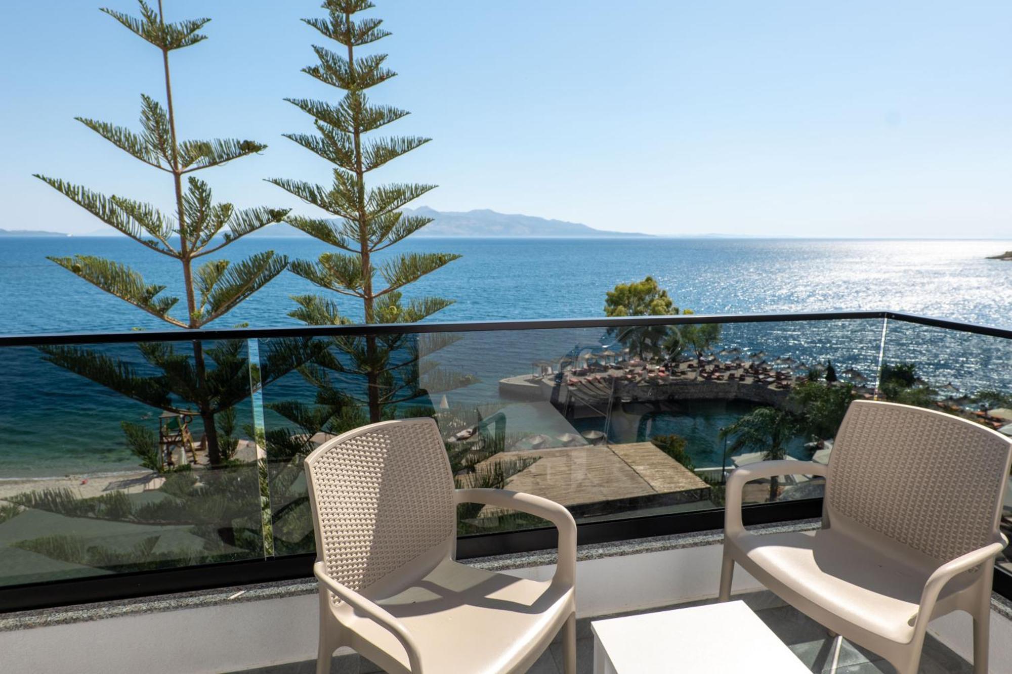 Hotel Kompleks Joni Sarandë Buitenkant foto