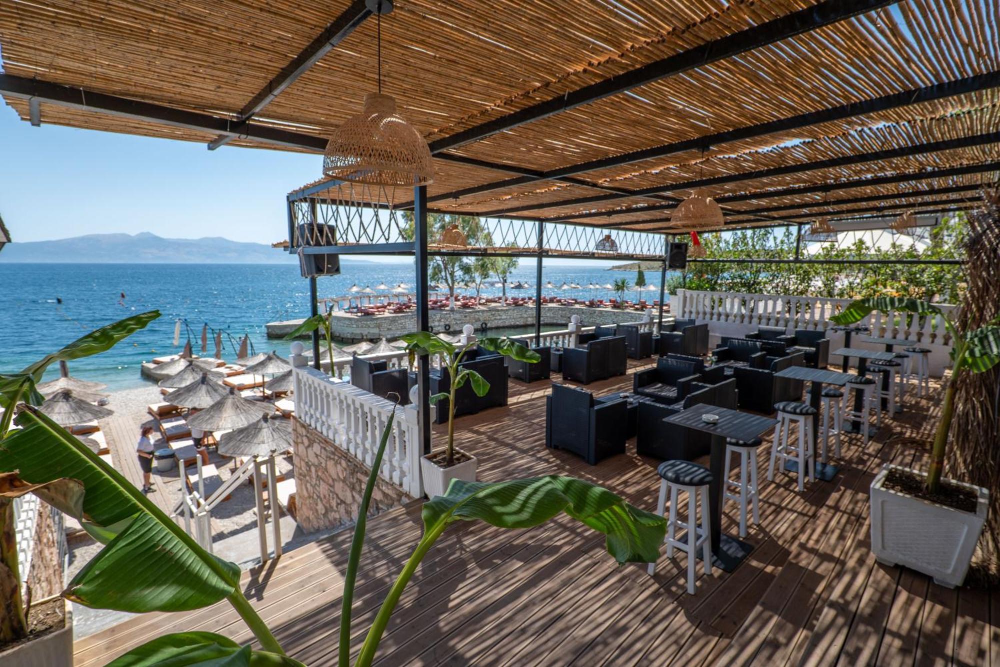 Hotel Kompleks Joni Sarandë Buitenkant foto
