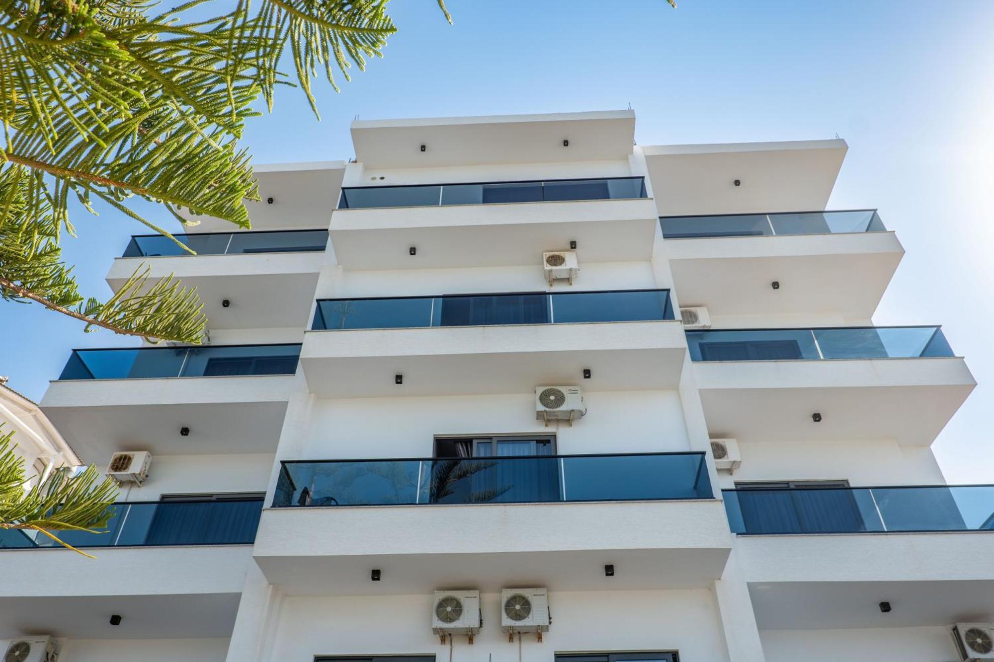 Hotel Kompleks Joni Sarandë Buitenkant foto