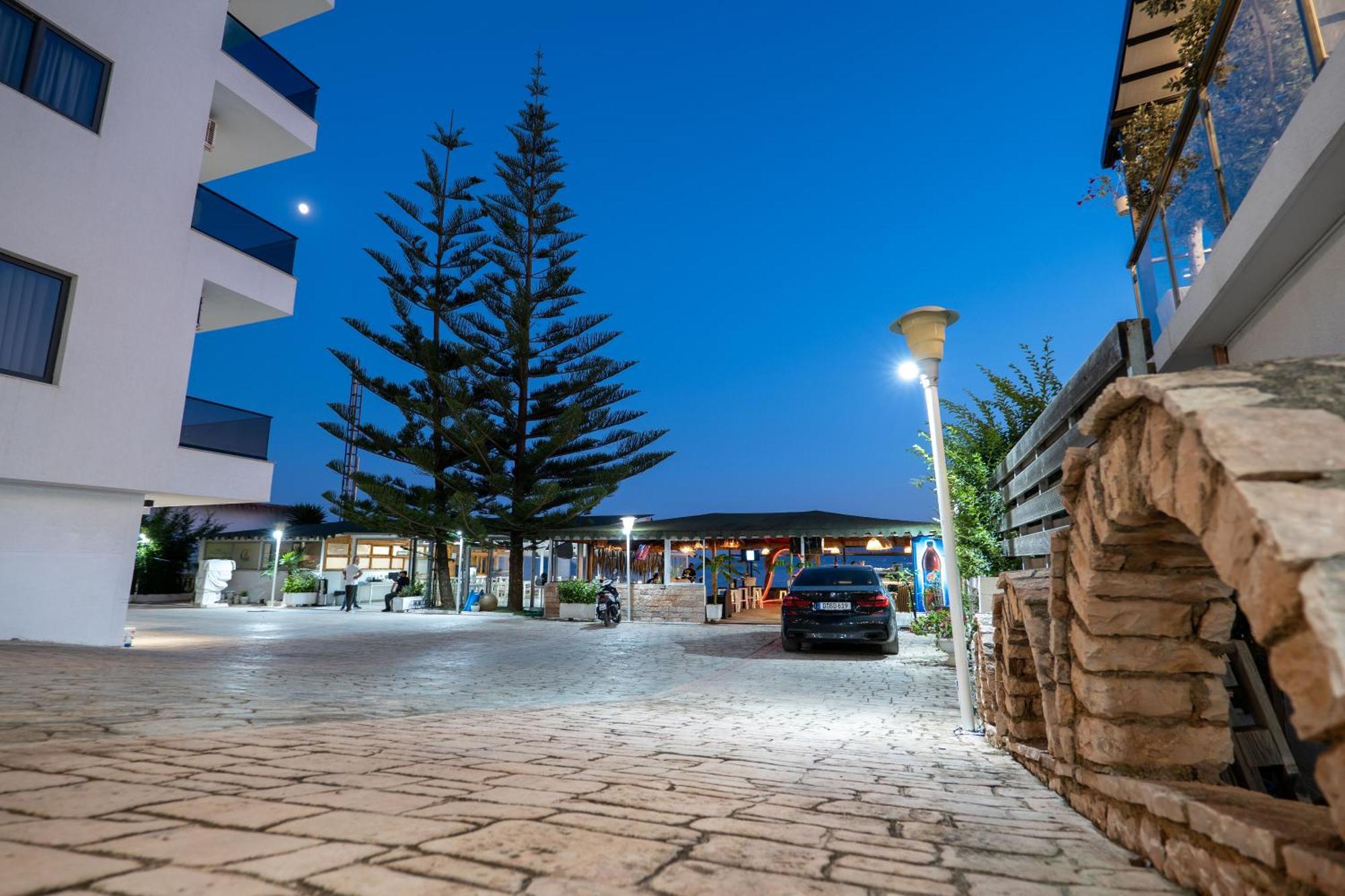 Hotel Kompleks Joni Sarandë Buitenkant foto