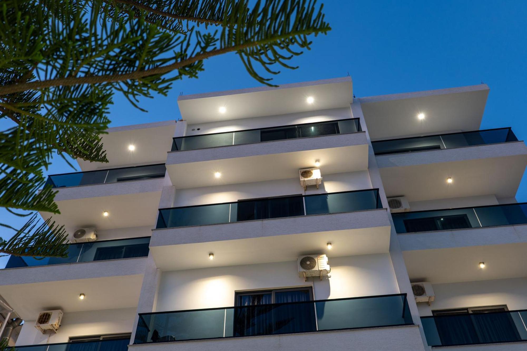 Hotel Kompleks Joni Sarandë Buitenkant foto