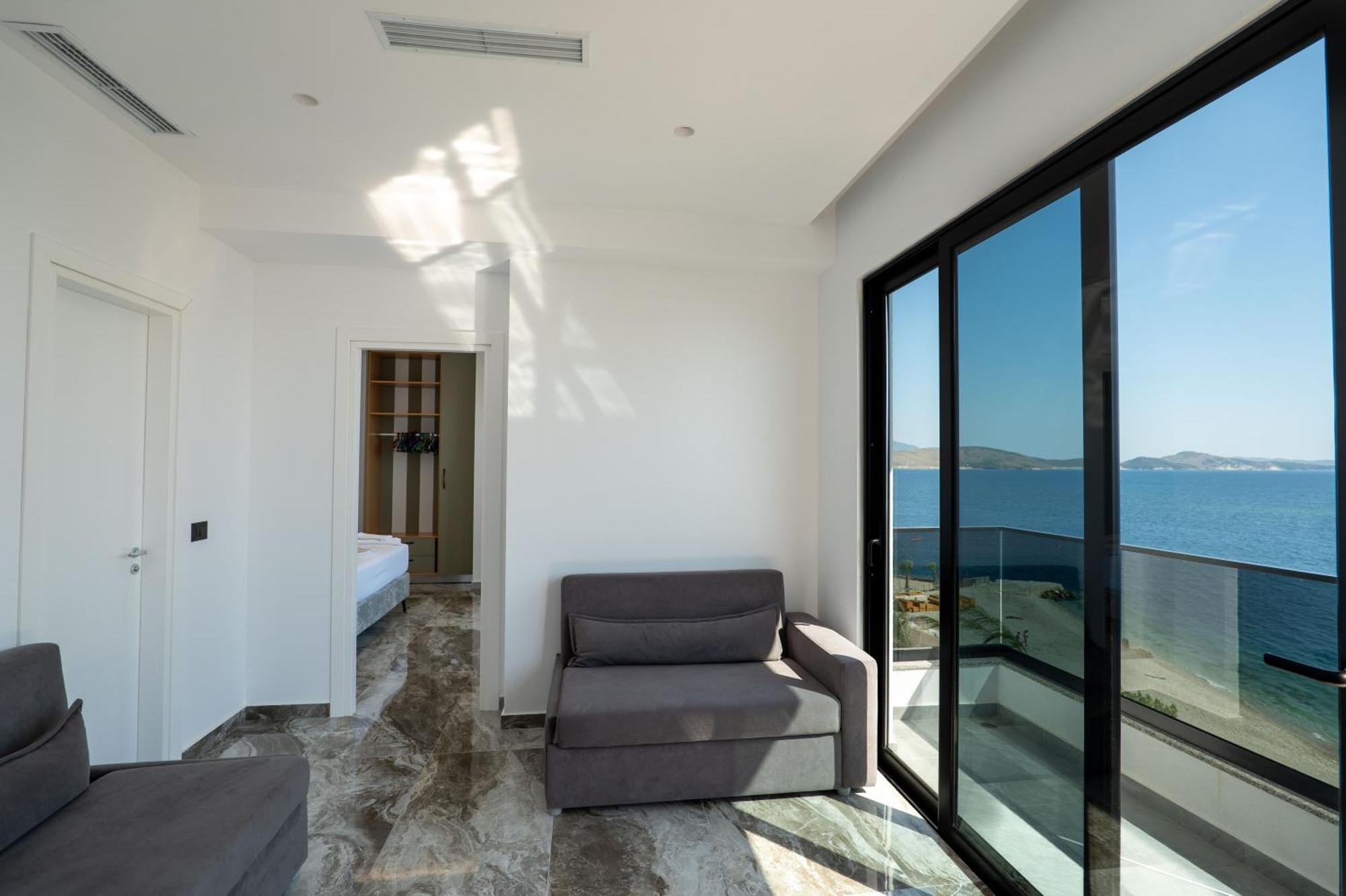 Hotel Kompleks Joni Sarandë Buitenkant foto
