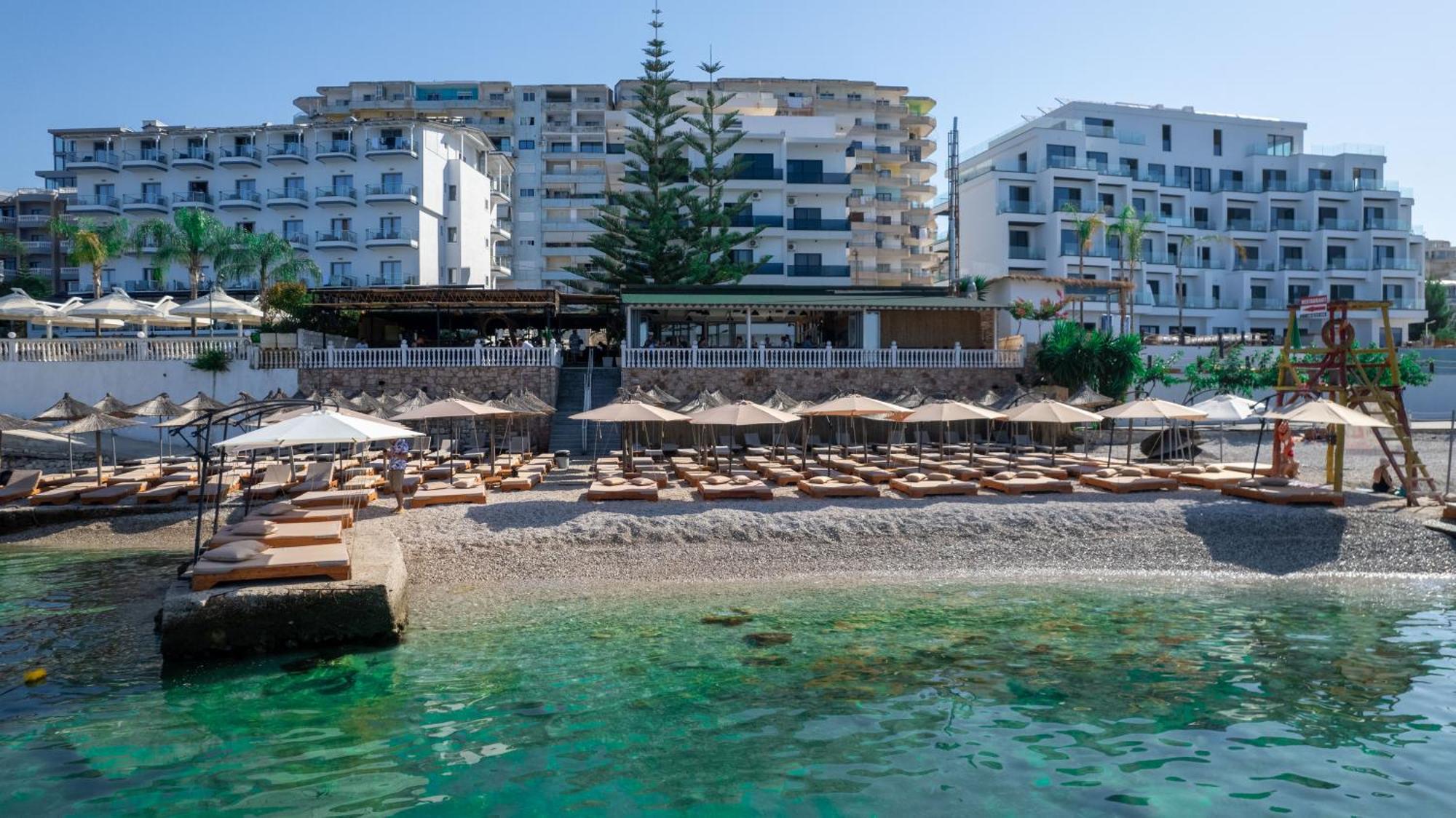 Hotel Kompleks Joni Sarandë Buitenkant foto