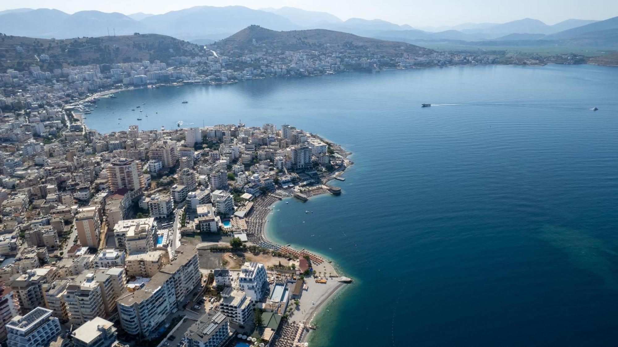 Hotel Kompleks Joni Sarandë Buitenkant foto