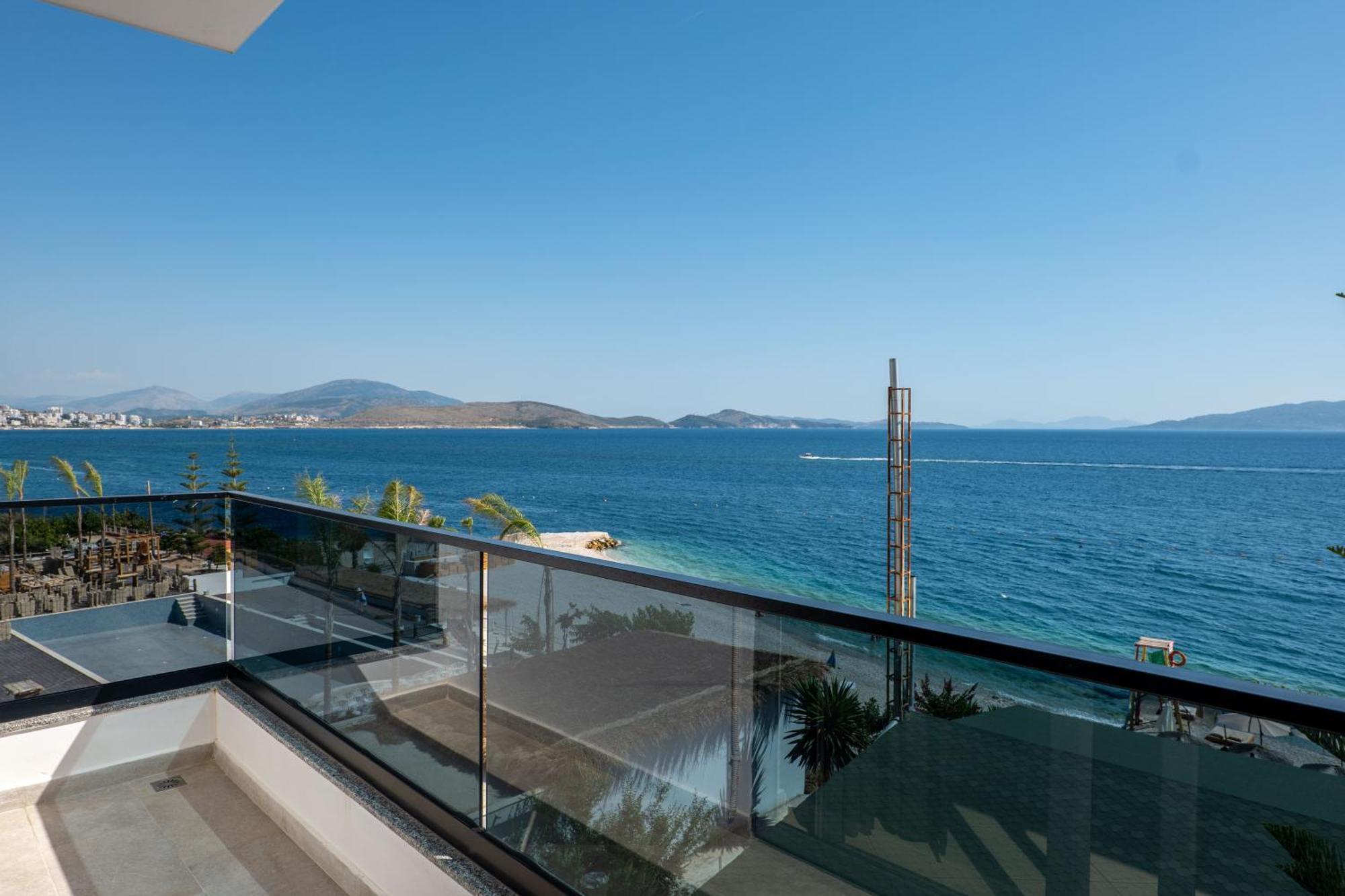 Hotel Kompleks Joni Sarandë Buitenkant foto