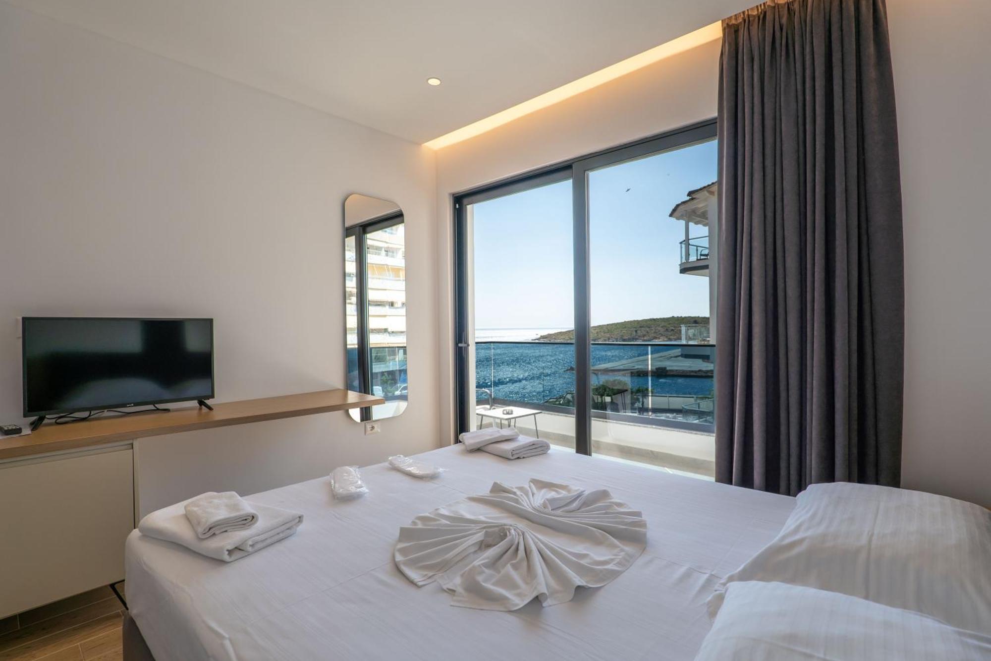 Hotel Kompleks Joni Sarandë Buitenkant foto